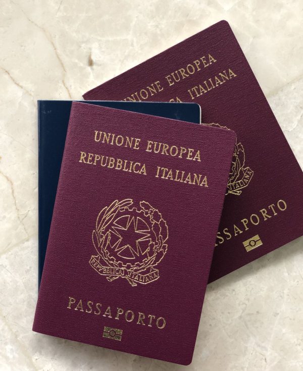 Buy Italian passports